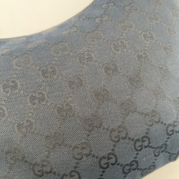 Gucci 🔥 EUC monogram hobo med shoulder bag blk canvas w/patent leather trim🙌 - Picture 12 of 14